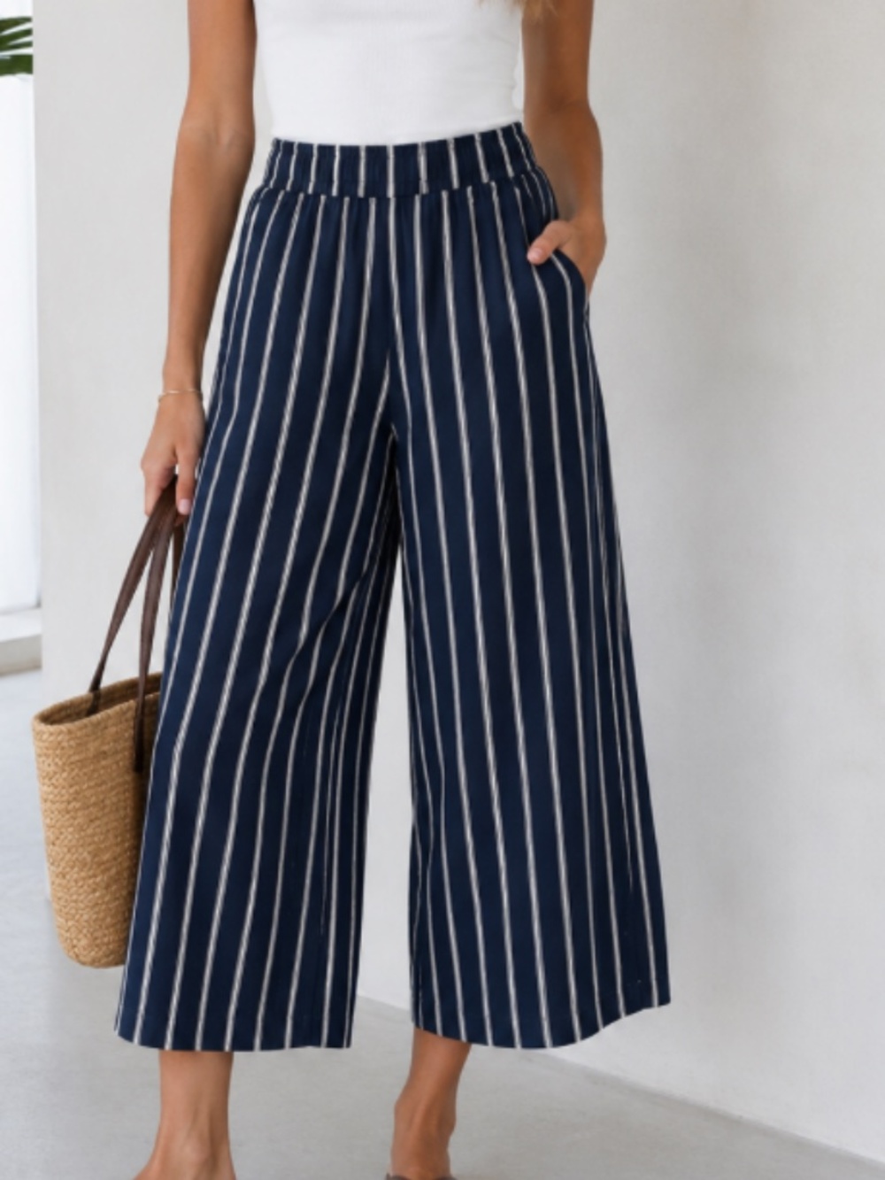 H&M | Blue & White Striped Cropped Pants Size 8
